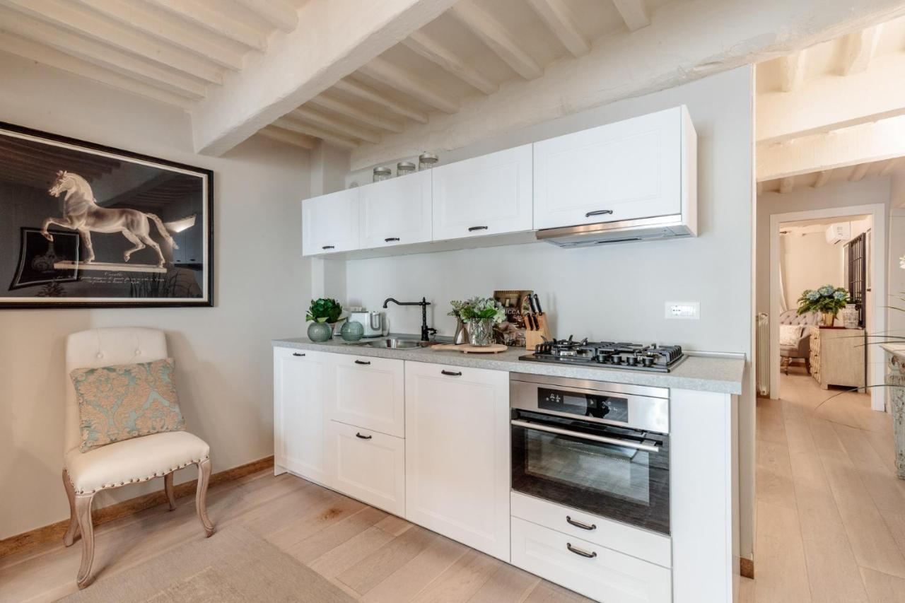 Casa Blanc Lägenhet Lucca Exteriör bild